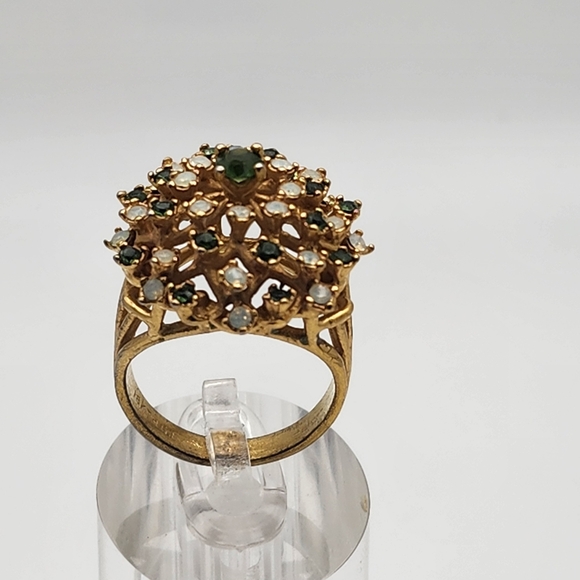 Vintage Aurora 18KT HGE Green & White Opalescent Crystal Cocktail Ring (8) - Picture 2 of 9